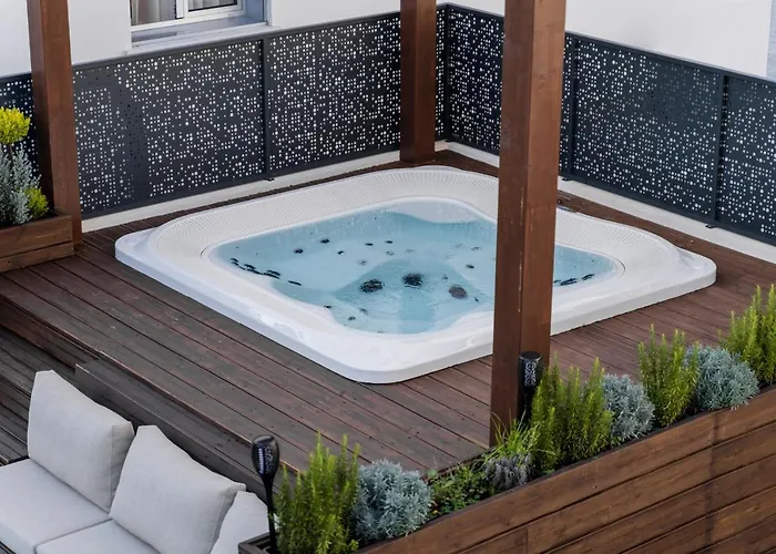 Апартаменты Shellter By The Sea *